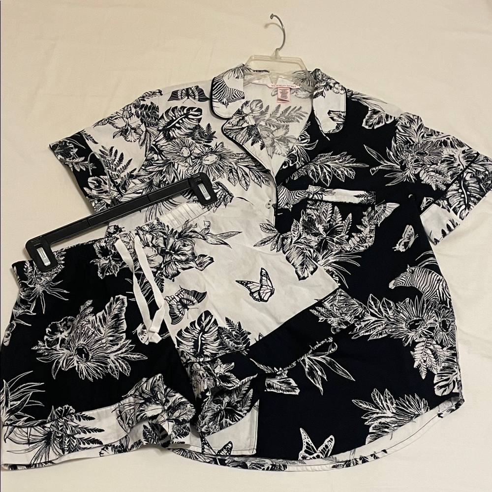 Victoria Secret Black and White Floral Pajama Set size S/P